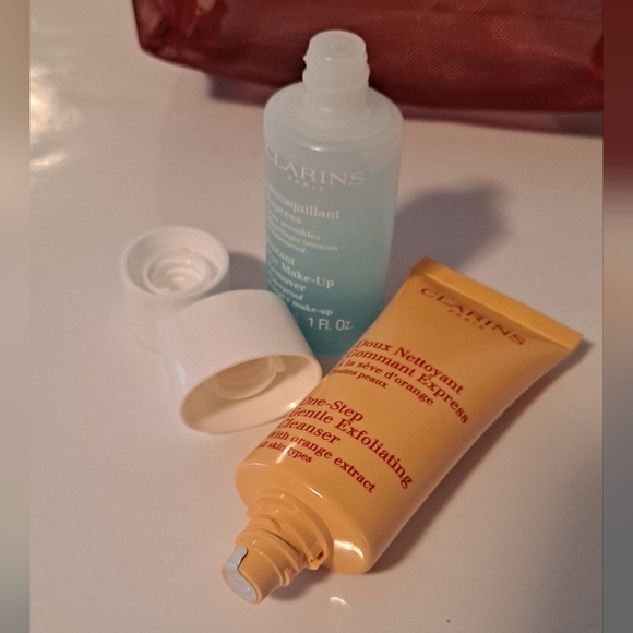 CLARINS travel cleanser & eye makeup remover with mesh zip bag - Picture 6 of 7